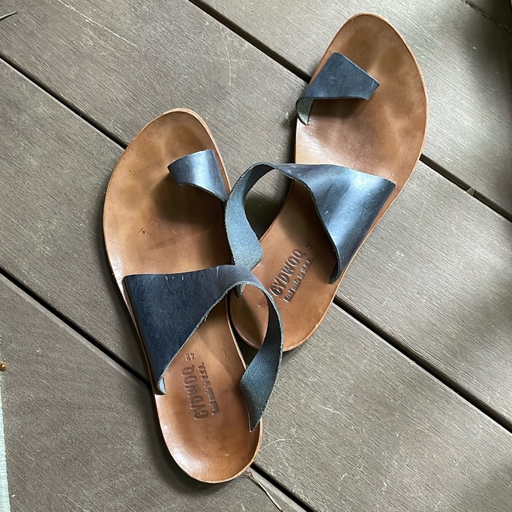 Cydwoq Sundance sandals